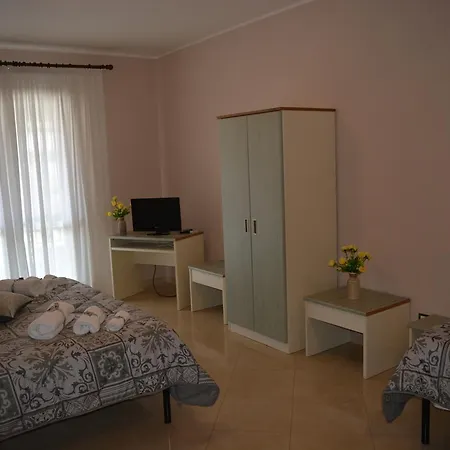 Kleos Bed & Breakfast 3*